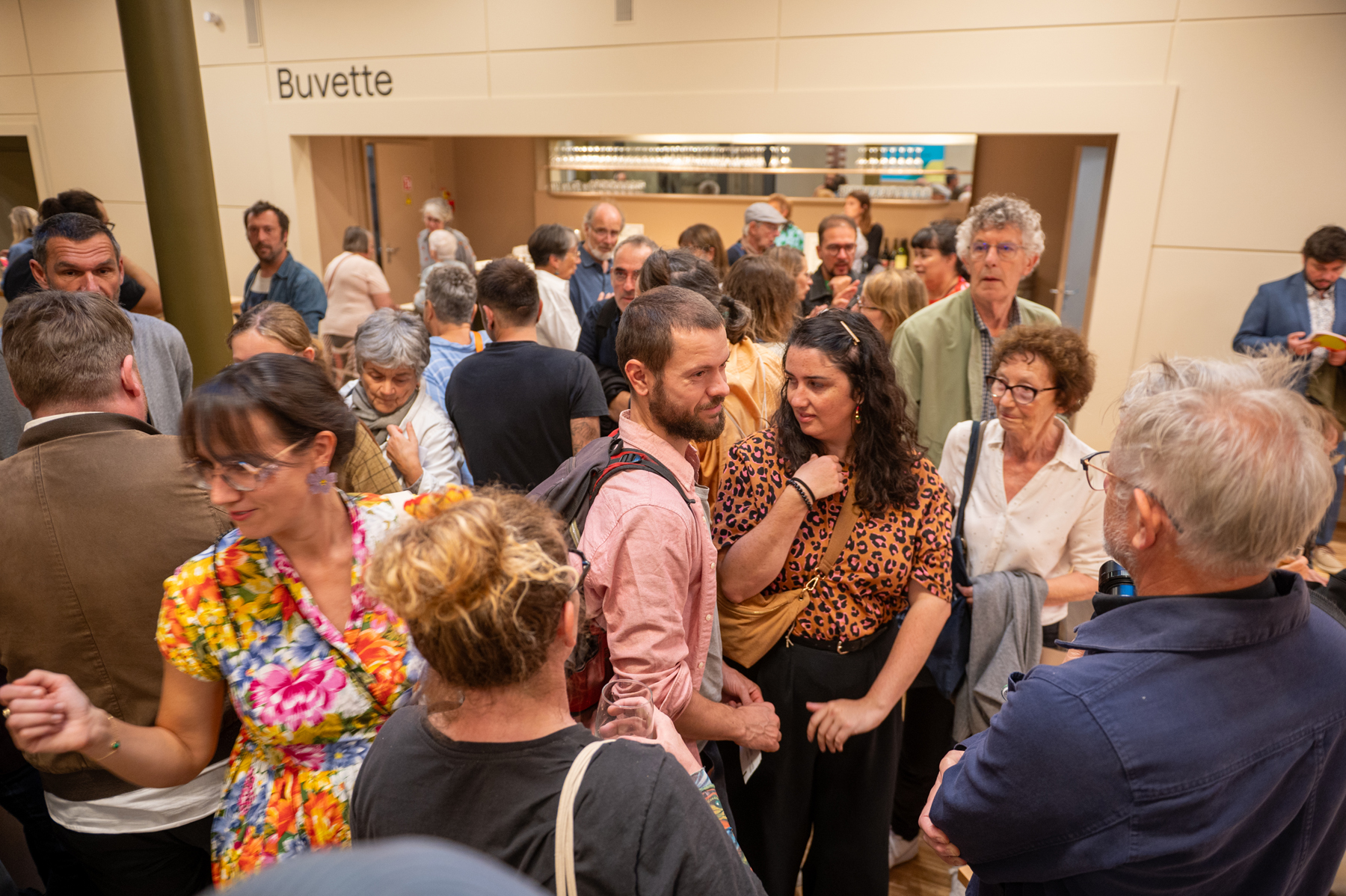 Foule à la buvette du NTB